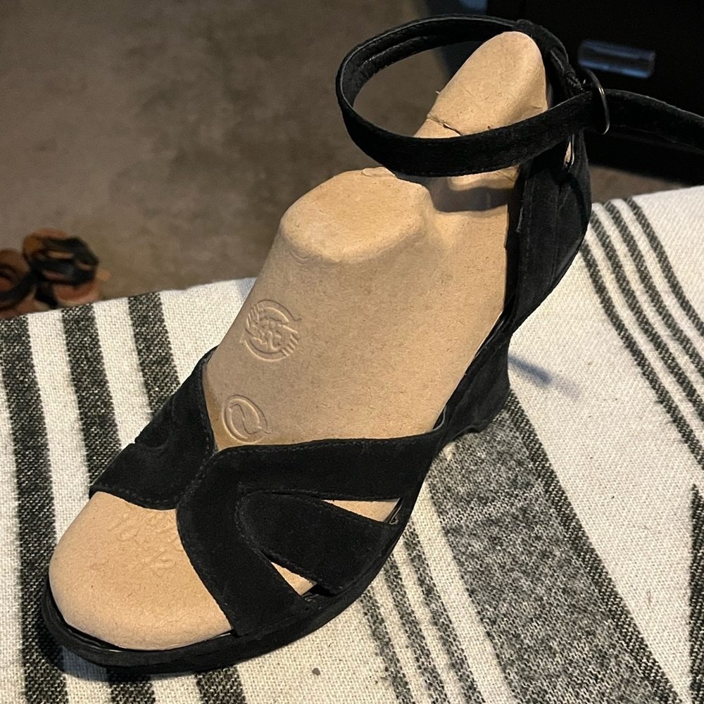 Born women's size 10 black suede wedges in very good used condition.